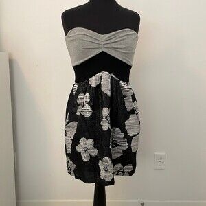 Strapless gray and black mini dress with pockets. SZ 10 (8-10)
